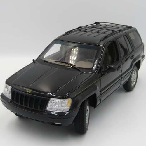 AutoArt Jeep Grand Cherokee die-cast model car - mirror missing - scale 1/18
