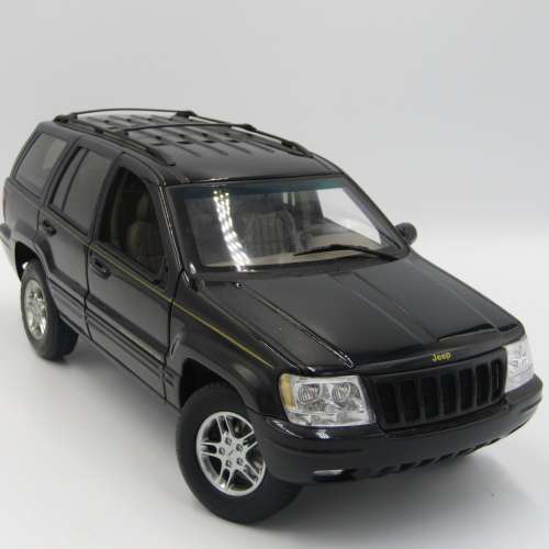AutoArt Jeep Grand Cherokee die-cast model car - mirror missing - scale 1/18