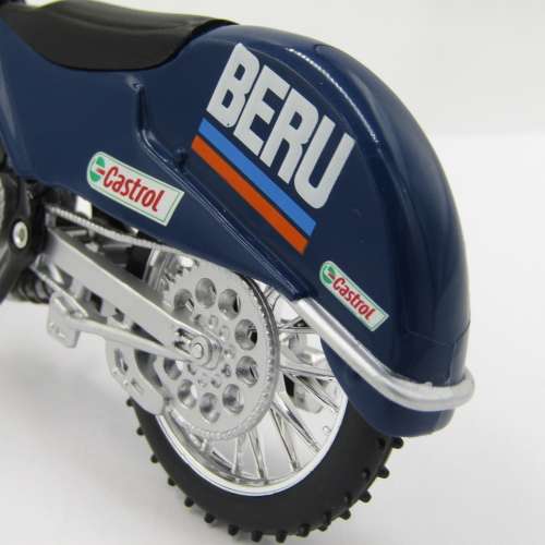 Maisto Speedway die-cast model motorcycle - scale 1/18