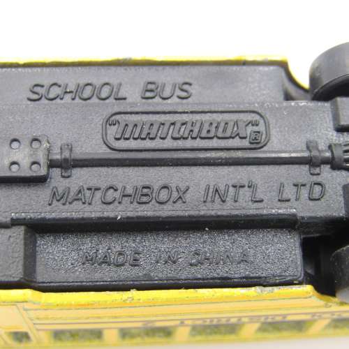 Matchbox School bus die-cast toy car - scale 1/95