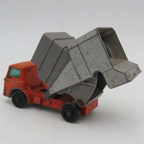 Lesney Matchbox series No.7 Refuse truck die-cast toy car