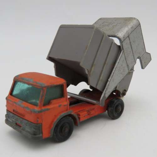 Lesney Matchbox series No.7 Refuse truck die-cast toy car