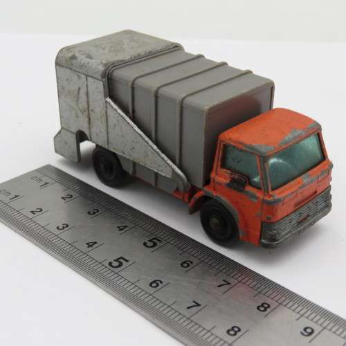 Lesney Matchbox series No.7 Refuse truck die-cast toy car