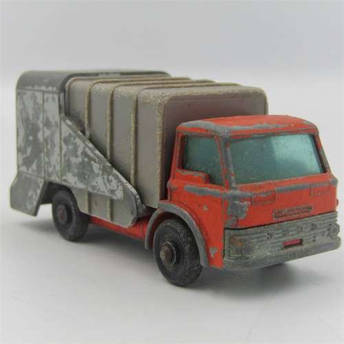 Lesney Matchbox No.7 Ford Refuse truck die-cast toy car