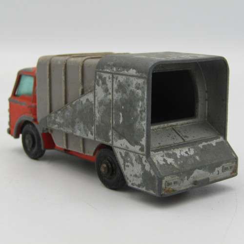 Lesney Matchbox No.7 Ford Refuse truck die-cast toy car