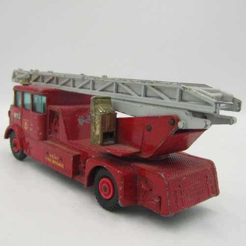 Matchbox King Size No. 15 Merryweather Fire Engine die-cast toy truck