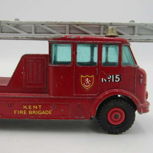 Matchbox King Size No. 15 Merryweather Fire Engine die-cast toy truck