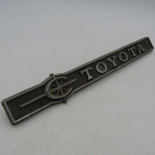 Vintage Toyota Corona car badge