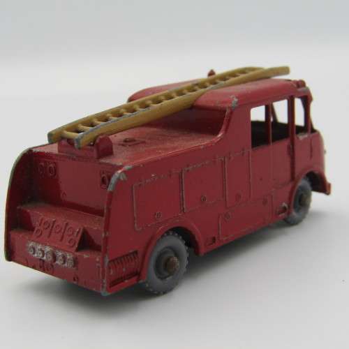 Lesney Matchbox No.9 Merryweather Marquis Series III fire engine die-cast toy car