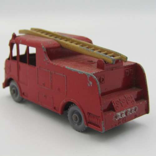 Lesney Matchbox No.9 Merryweather Marquis Series III fire engine die-cast toy car