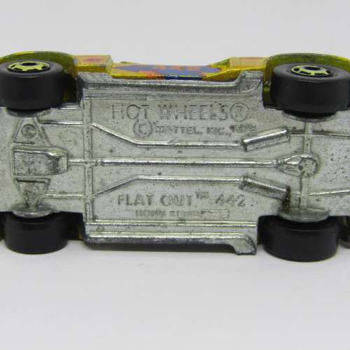 Hot Wheels Flat out 442 die-cast racing toy car