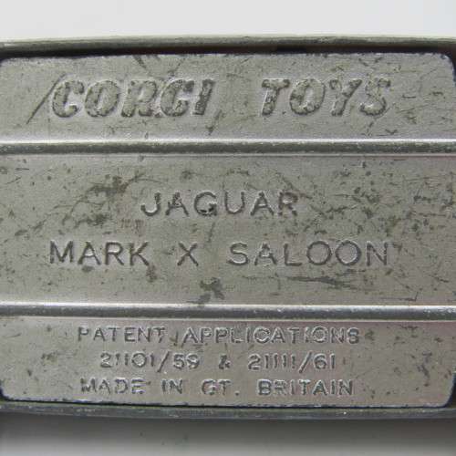 Corgi Toys #238 Jaquar Mark X saloon die-cast model car - tyre missing