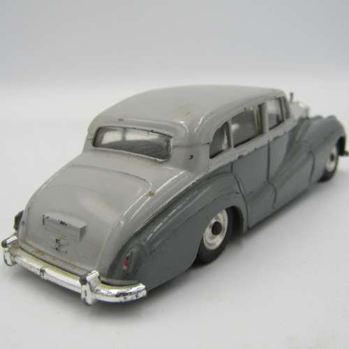 Meccano Ltd #150 Dinky Toys Rolls-Royce Silver wraith die-cast model car