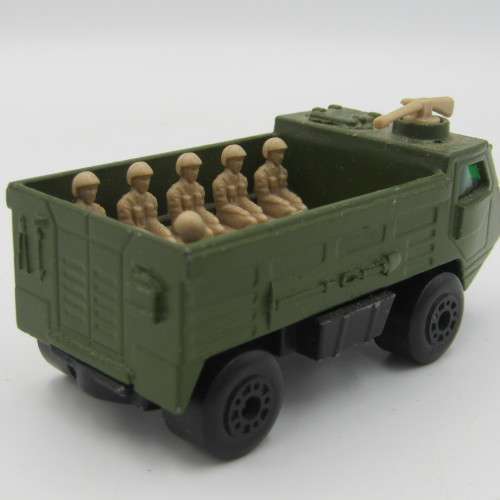 Matchbox Superfast #54 Personnel carrier die-cast toy car - 3 soldiers with no heads