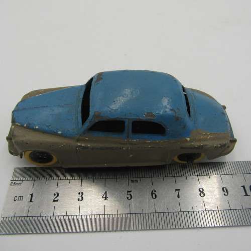 Meccano Ltd Dinky Toys #156 Rover 75 toy car - repainted
