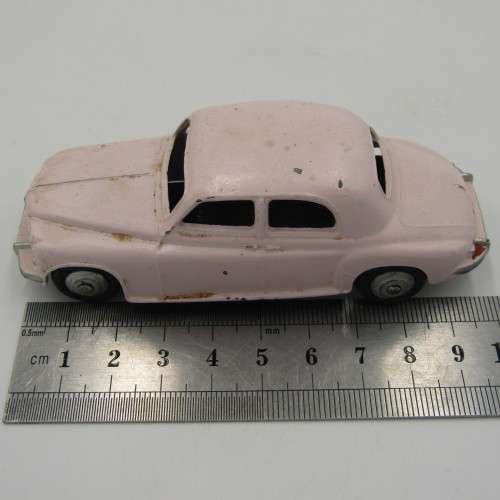 Meccano Ltd Dinky Toys #156 Rover 75 toy car - repainted