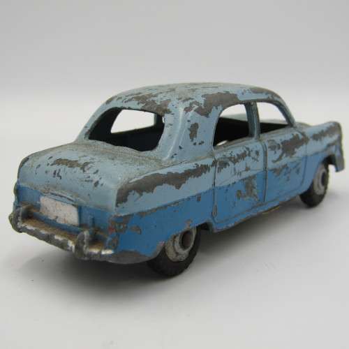 Meccano Ltd Dinky Toys #162 Ford Zephyr toy car