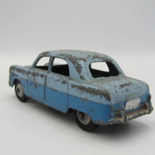Meccano Ltd Dinky Toys #162 Ford Zephyr toy car