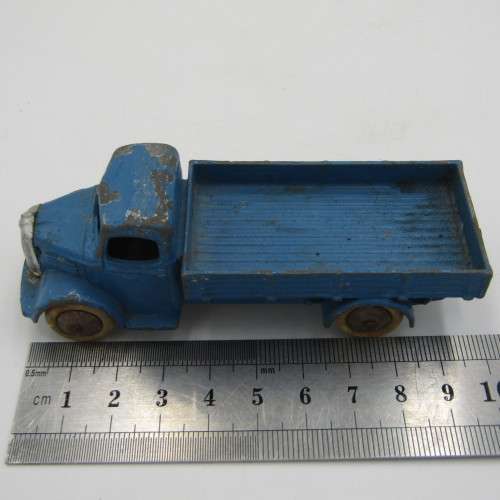 Meccano Ltd Dinky Toys Austin flat bed truck die-cast model