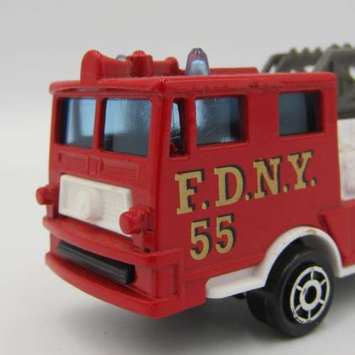 Majorette #319 Pompler Grande Echelle Fire Engine toy truck - scale 1/86