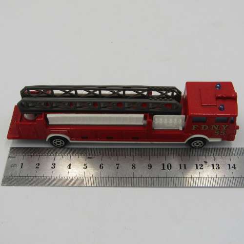 Majorette #319 Pompler Grande Echelle Fire Engine toy truck - scale 1/86
