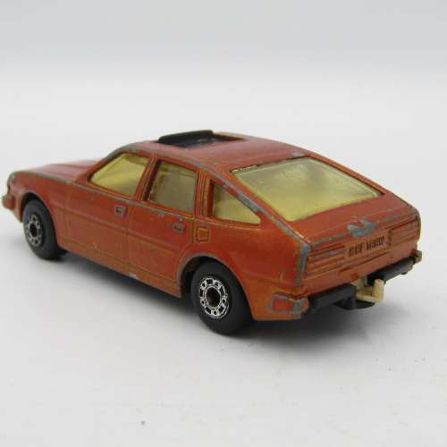Matchbox #8 Rover 3500 die-cast toy car - scale 1/64 - opening sun roof