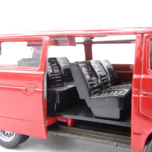 Schabak Modell Volkswagen Caravelle Syncro kombi die-cast toy car - scale 1/43