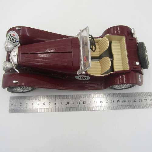 Bburago 1937 Jaguar SS 100 die-cast racing model car - scale 1/18