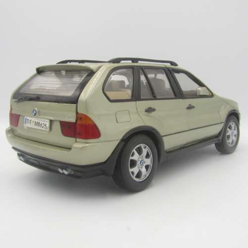 Motor Max BMW X5 die-cast model car - scale