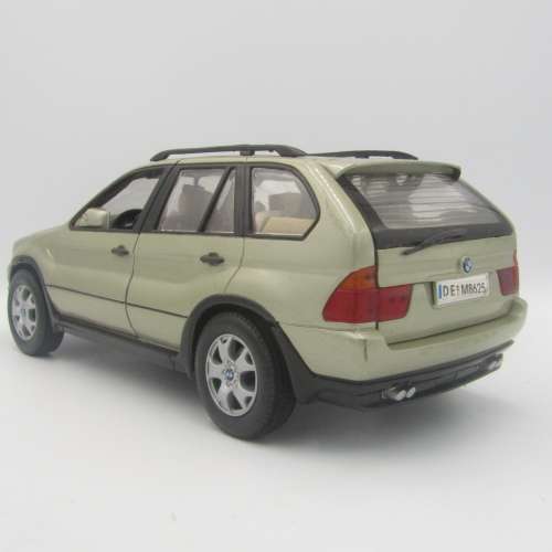 Motor Max BMW X5 die-cast model car - scale