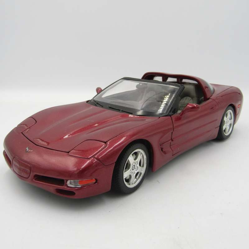 Bburago 1997 Chevrolet Corvette C5 die-cast model car - scale 1/18
