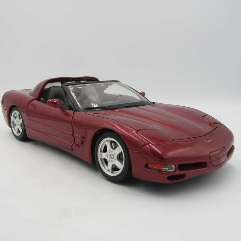 Bburago 1997 Chevrolet Corvette C5 die-cast model car - scale 1/18