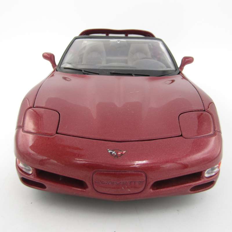 Bburago 1997 Chevrolet Corvette C5 die-cast model car - scale 1/18