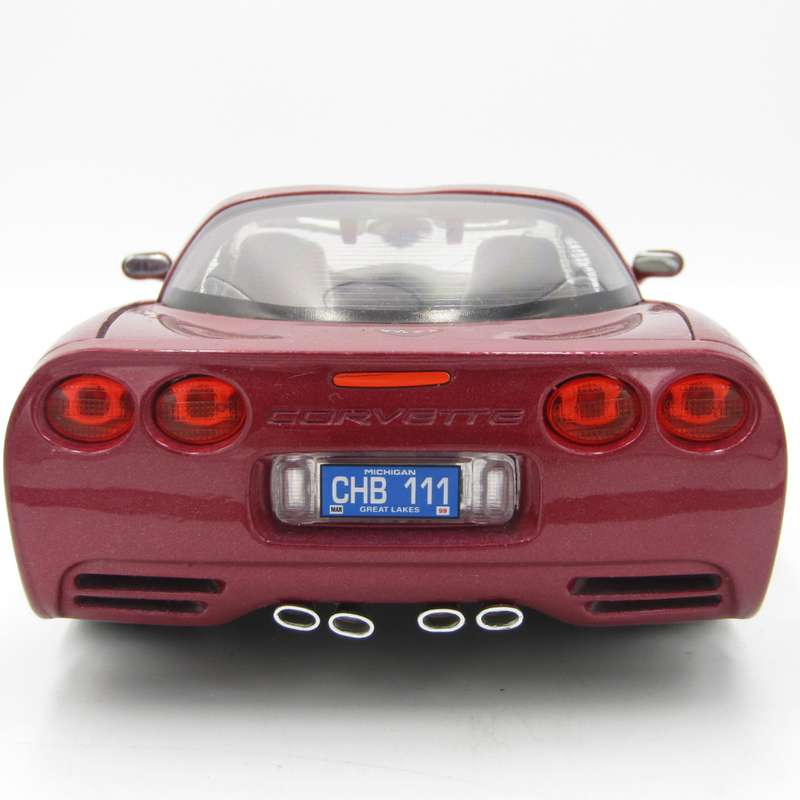 Bburago 1997 Chevrolet Corvette C5 die-cast model car - scale 1/18