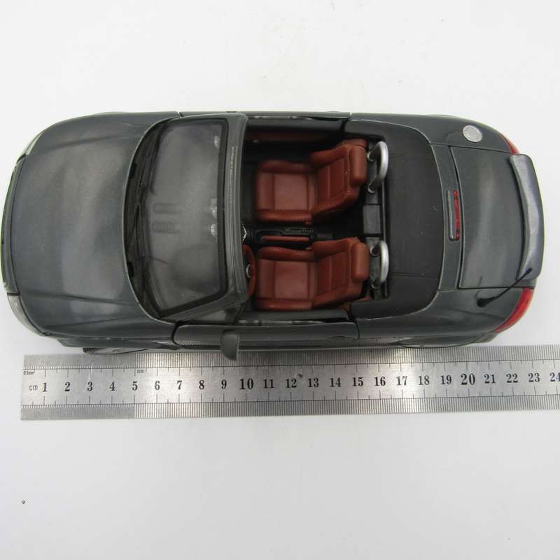 Maisto Audi TT Roadster die-cast model car - scale 1/18 - mirror missing