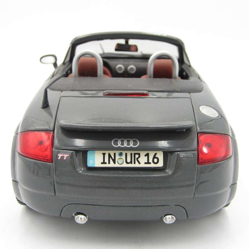 Maisto Audi TT Roadster die-cast model car - scale 1/18 - mirror missing