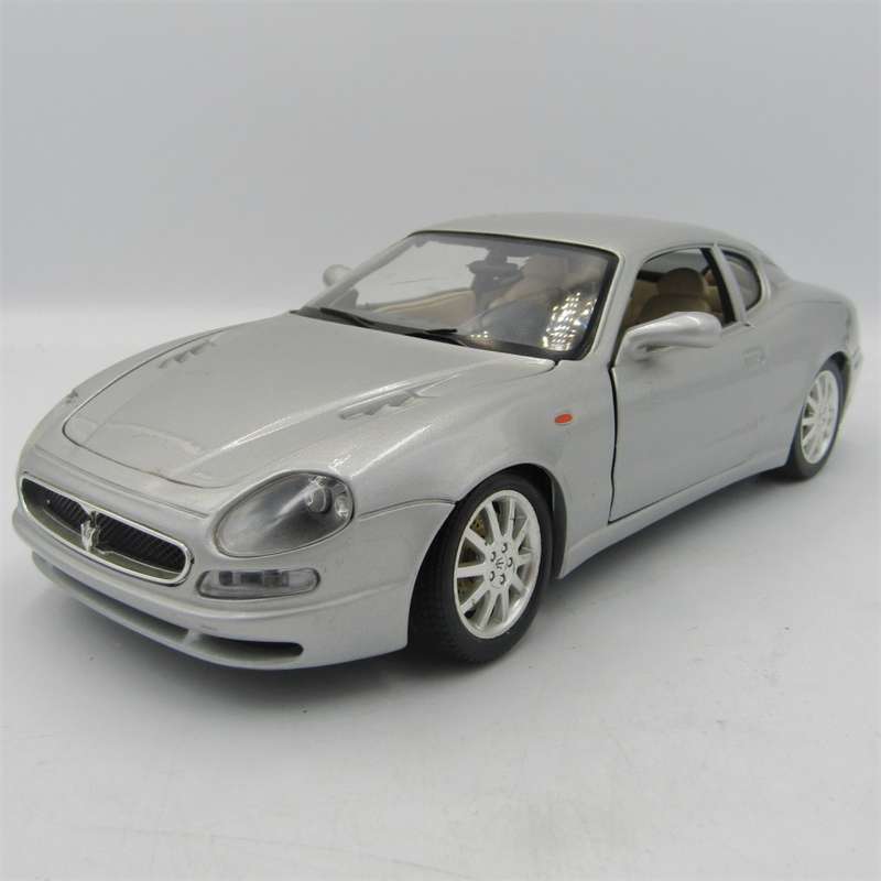 Bburago 1998 Maserati 3200 G die-cast model car - scale 1/18