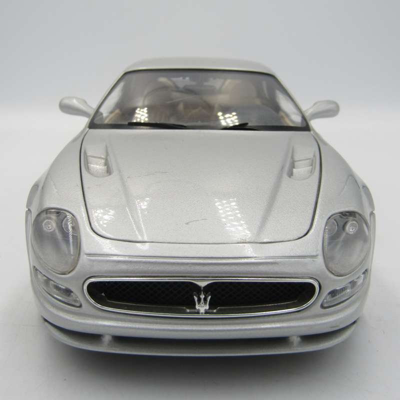 Bburago 1998 Maserati 3200 G die-cast model car - scale 1/18
