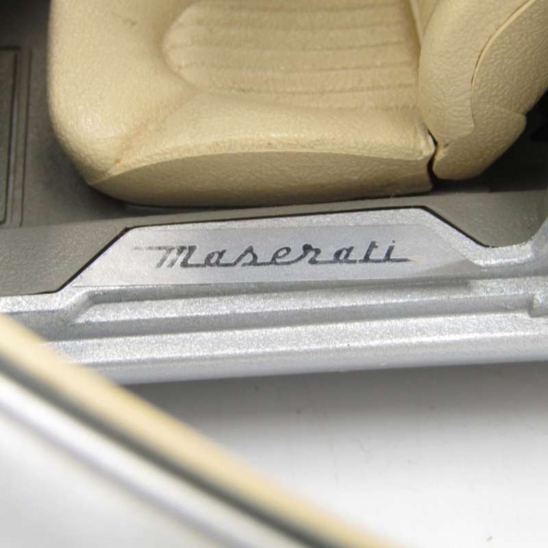 Bburago 1998 Maserati 3200 G die-cast model car - scale 1/18