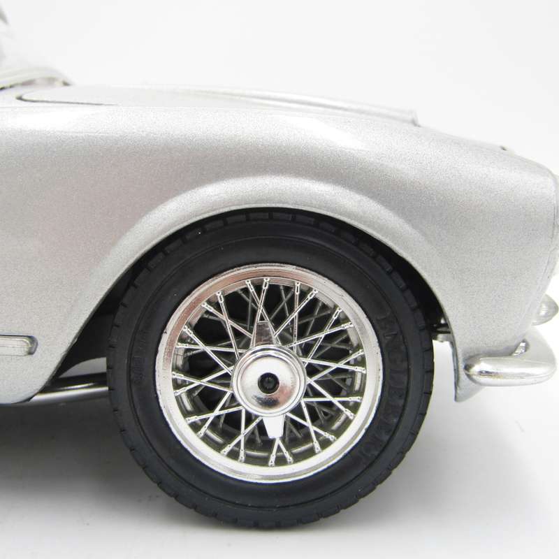 Bburago 1955 Lancia Aurelia B24 Spider die-cast model car - scale 1/18