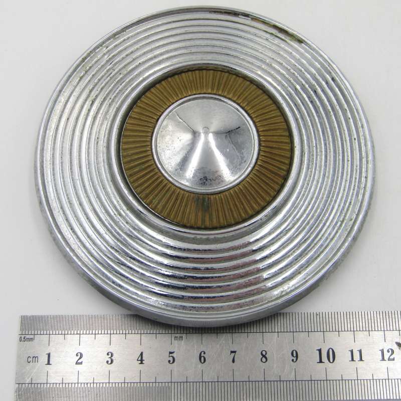 Set of 4 vintage universal car centre hub caps