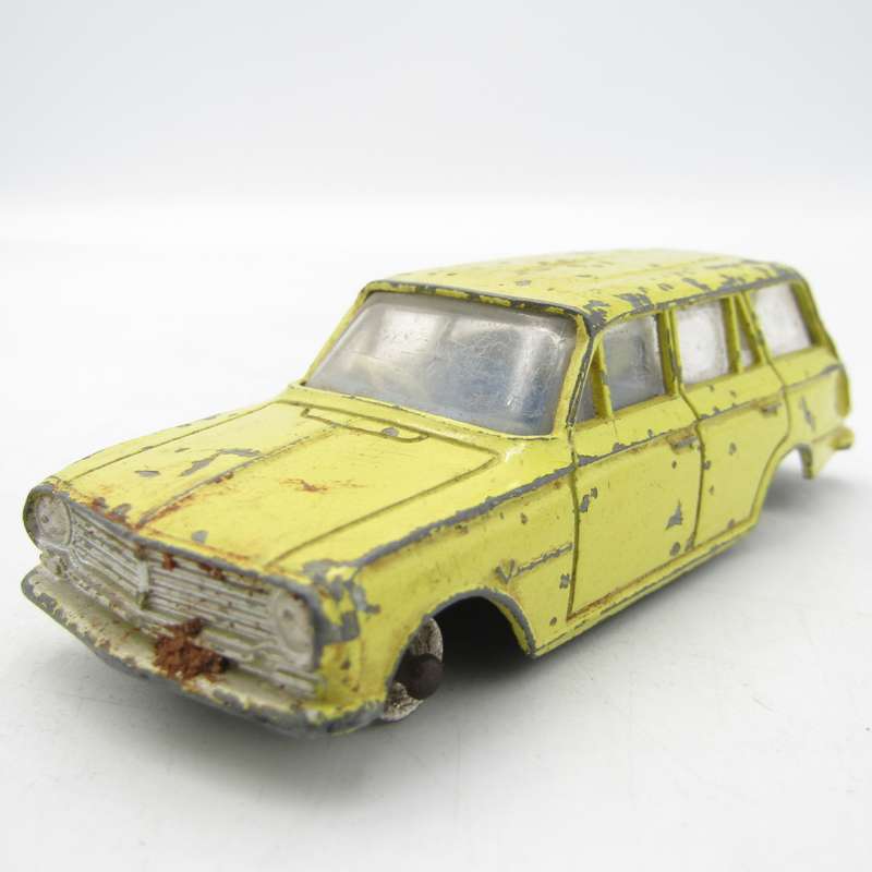 Meccano Ltd Dinky Toys #141 Victor Estate die-cast toy car - no tyres - back door missing