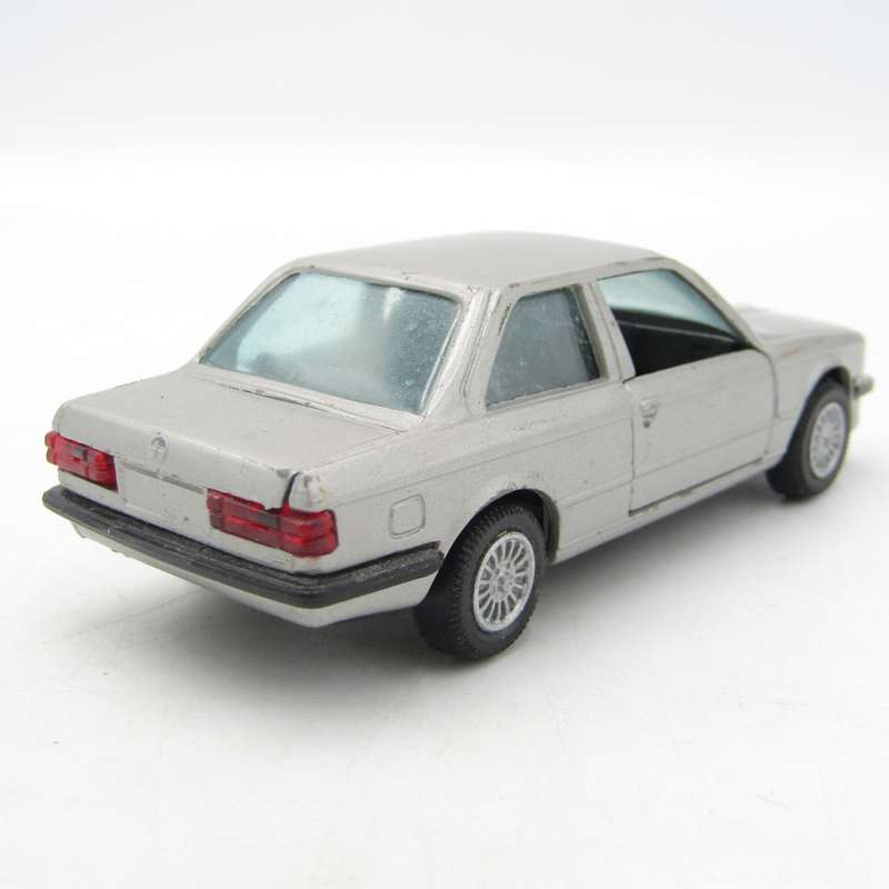 Gama #1166 BMW 325i die-cast model car - scale 1/43