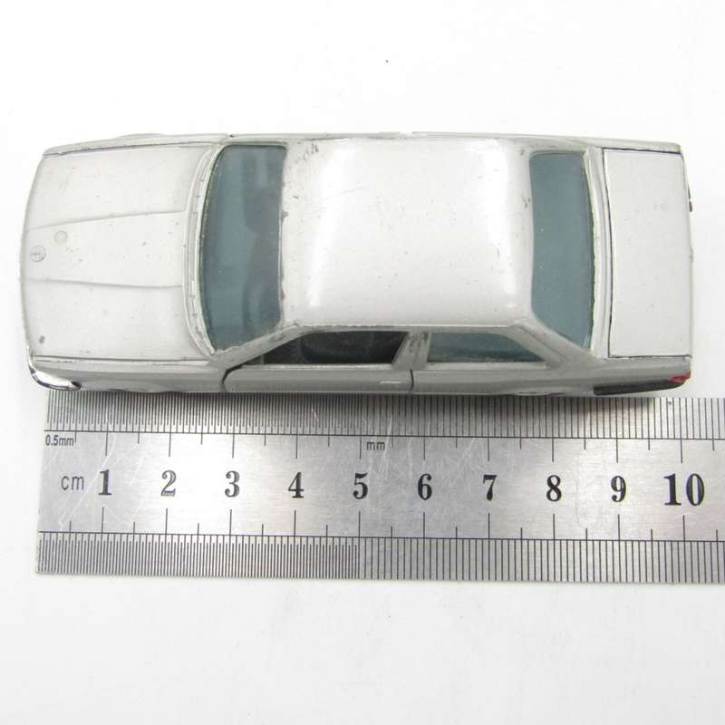 Gama #1166 BMW 325i die-cast model car - scale 1/43