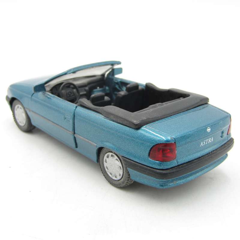Gama #1026 Opel Astra Cabriolet die-cast model car - scale 1/43