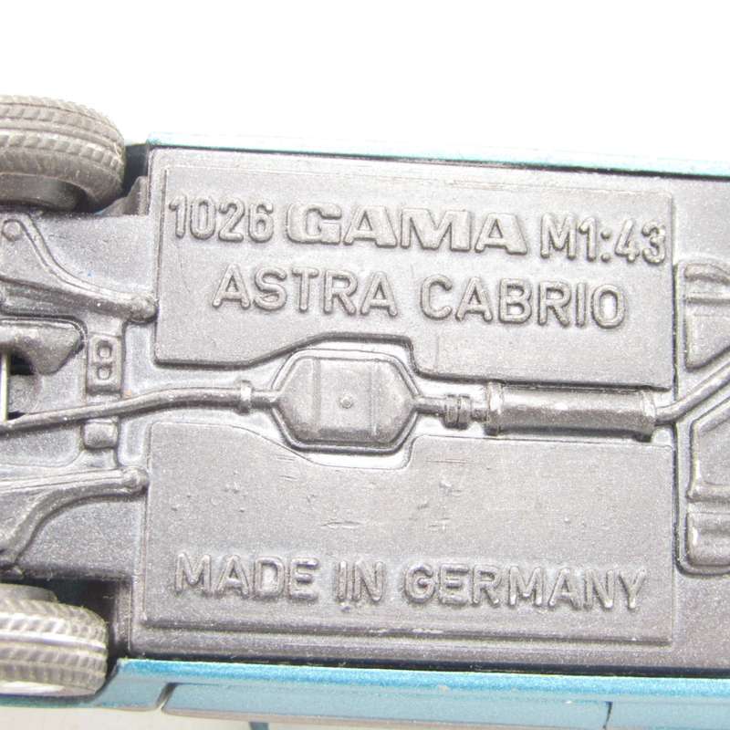 Gama #1026 Opel Astra Cabriolet die-cast model car - scale 1/43