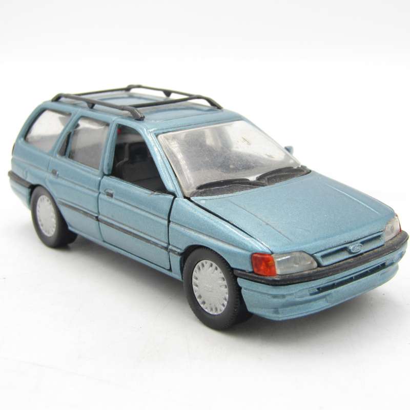 Schabak Modell Ford Escort #1096 / 1097 die-cast model car - scale 1/43