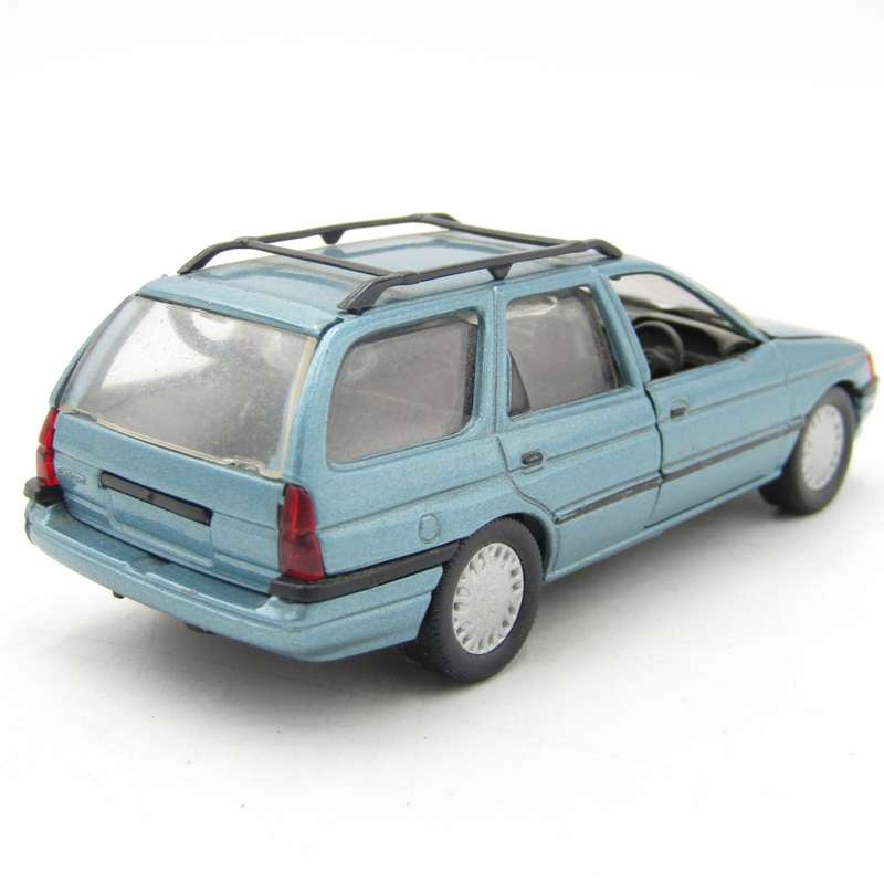 Schabak Modell Ford Escort #1096 / 1097 die-cast model car - scale 1/43