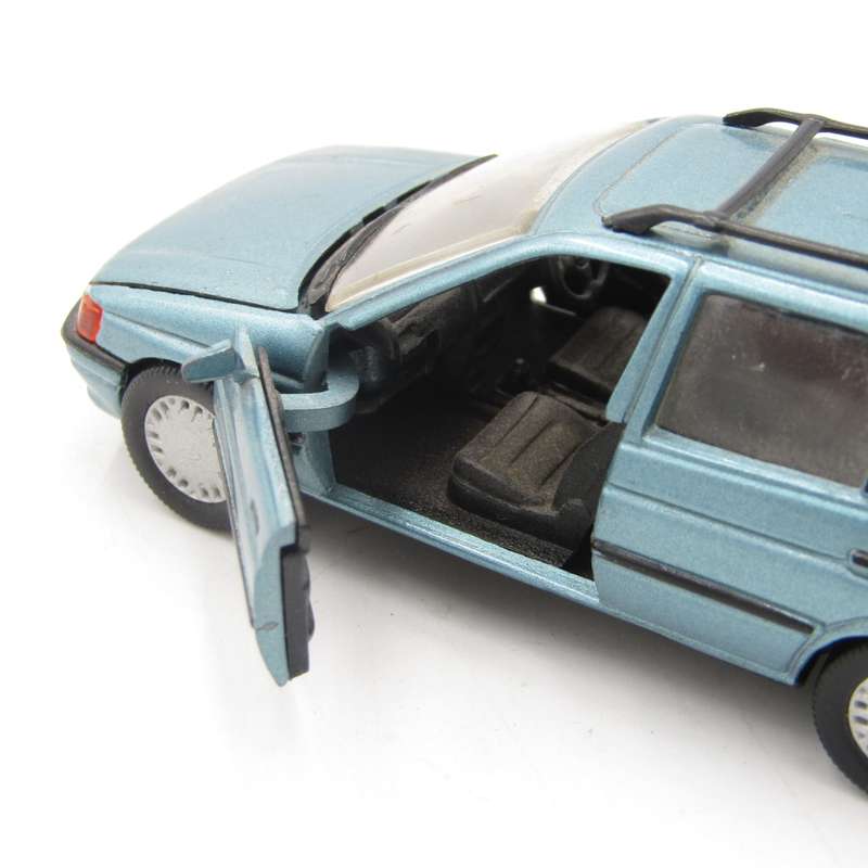 Schabak Modell Ford Escort #1096 / 1097 die-cast model car - scale 1/43