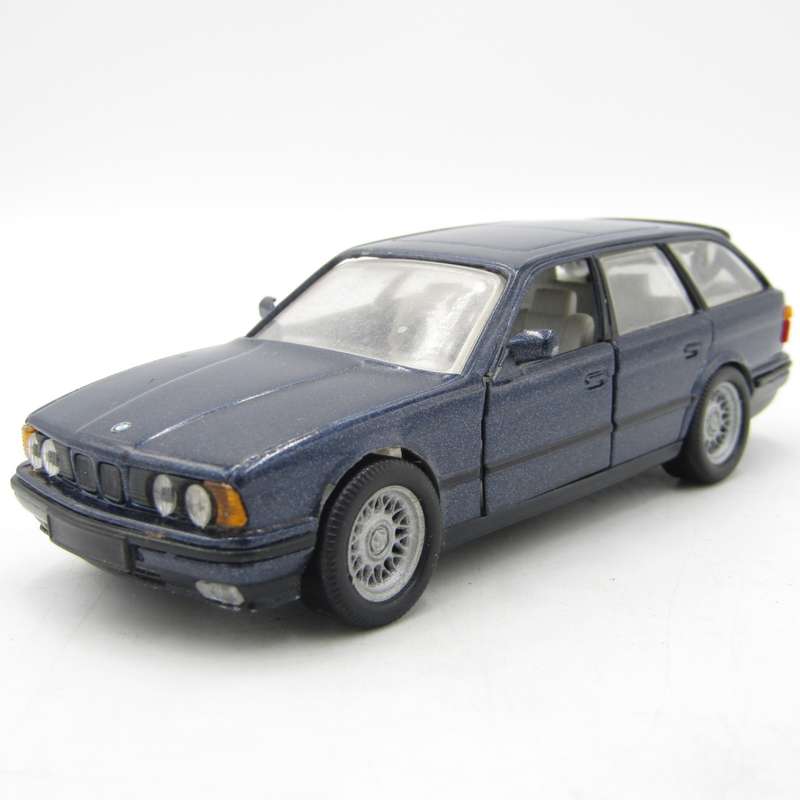 Gama #1011 BMW 525i die-cast model car - scale 1/43